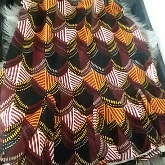 Tulip flare skirt (worn once) - Picture 2 of 3